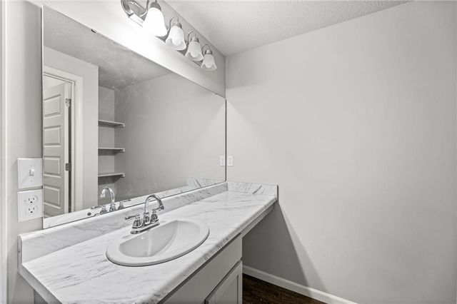 21325 W 216th Street, Spring Hill, KS 66083