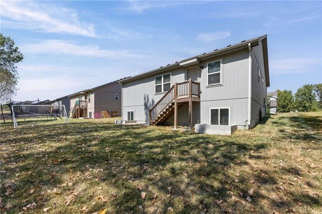 21325 W 216th Street, Spring Hill, KS 66083