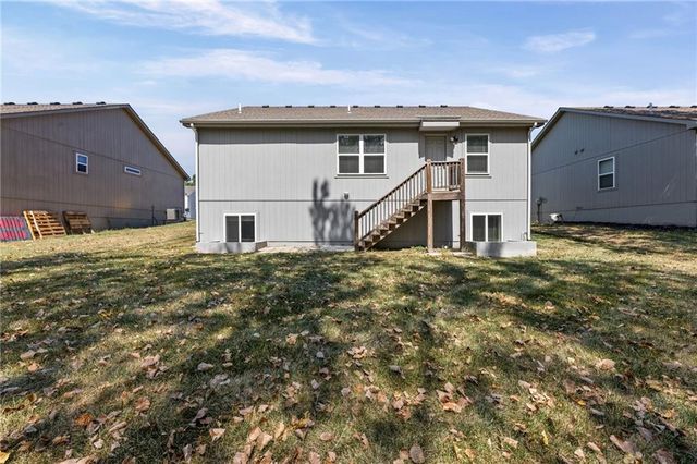 21325 W 216th Street, Spring Hill, KS 66083