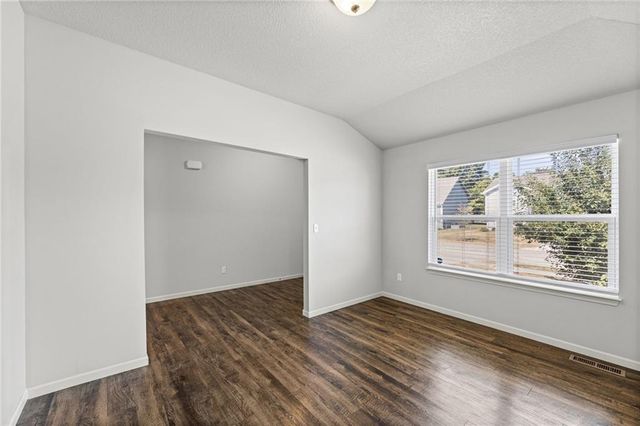 21325 W 216th Street, Spring Hill, KS 66083