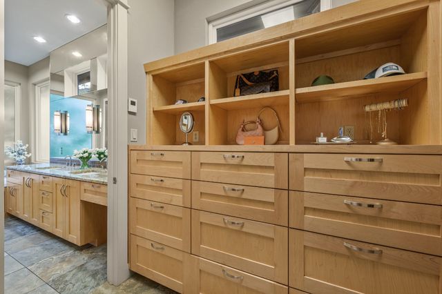 18301 Flagler DR, Austin, TX 78738