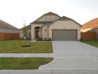 1041 Comal Trail, Dayton, TX 77535