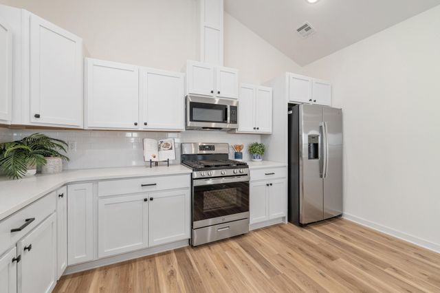 2132 W Elk Ridge Ave, Goddard, KS 67052
