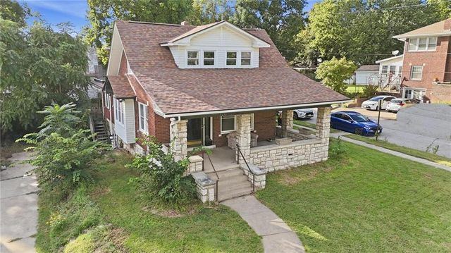 320 N River Boulevard, Independence, MO 64050