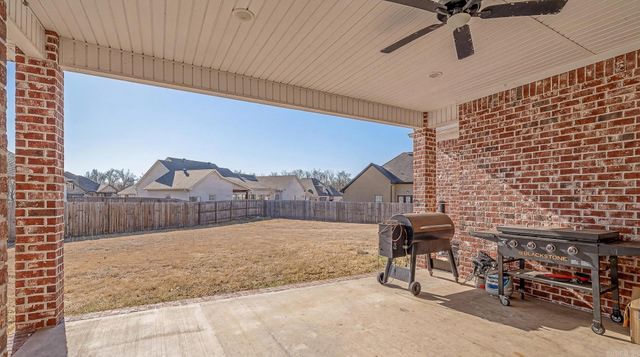 817 Gloucester Close, Jonesboro, AR 72405