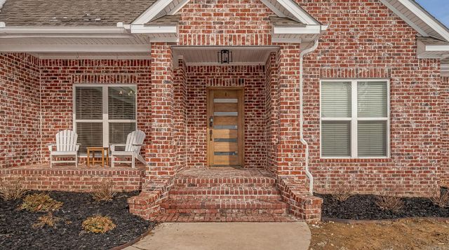 817 Gloucester Close, Jonesboro, AR 72405