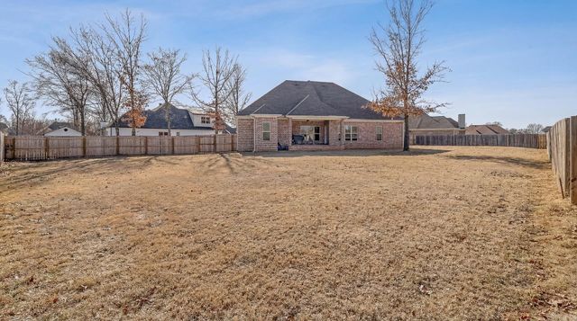 817 Gloucester Close, Jonesboro, AR 72405