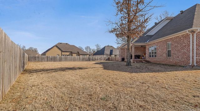817 Gloucester Close, Jonesboro, AR 72405