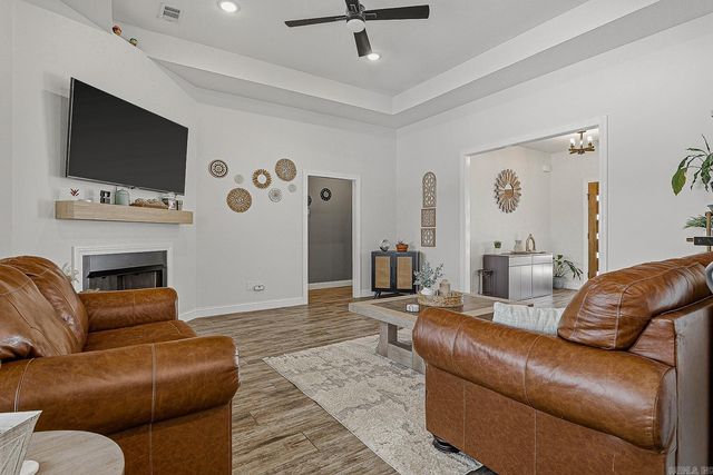 817 Gloucester Close, Jonesboro, AR 72405