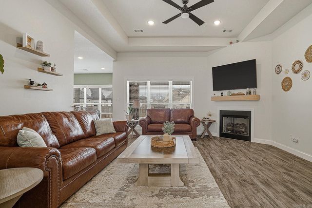 817 Gloucester Close, Jonesboro, AR 72405