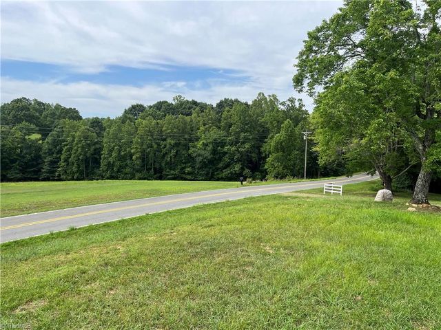 2014 Young Road, Walnut Cove, NC 27052