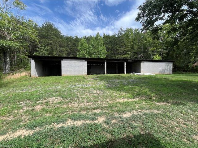 2014 Young Road, Walnut Cove, NC 27052