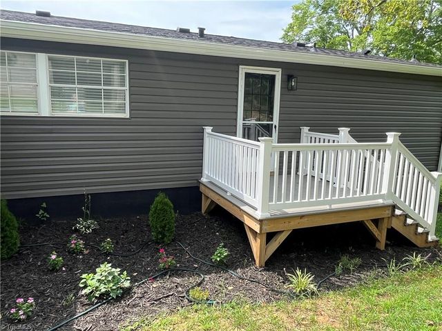 2014 Young Road, Walnut Cove, NC 27052
