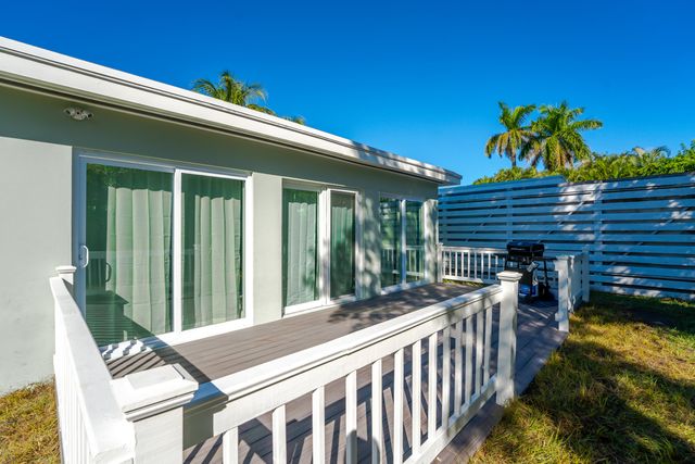 69 S 18th Ave S S, Lake Worth Beach, FL 33460