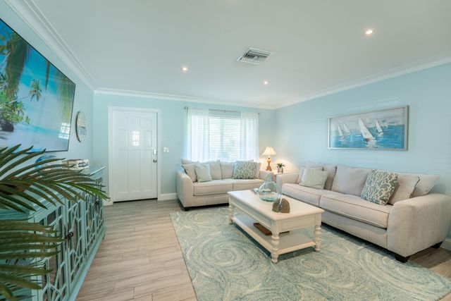 69 S 18th Ave S S, Lake Worth Beach, FL 33460