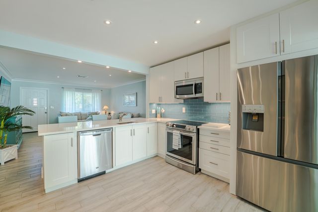 69 S 18th Ave S S, Lake Worth Beach, FL 33460