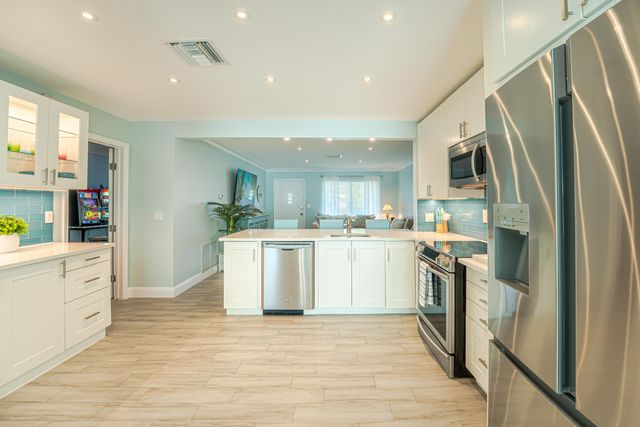 69 S 18th Ave S S, Lake Worth Beach, FL 33460