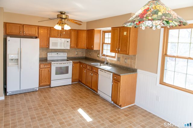 34 Center Avenue, East Haven, CT 06512