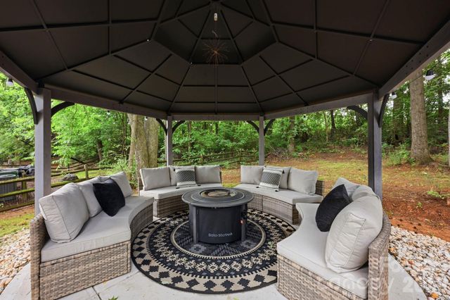 4902 Windchase Lane, Charlotte, NC 28269