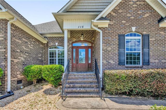 115 Hurdle Lane, Raeford, NC 28376