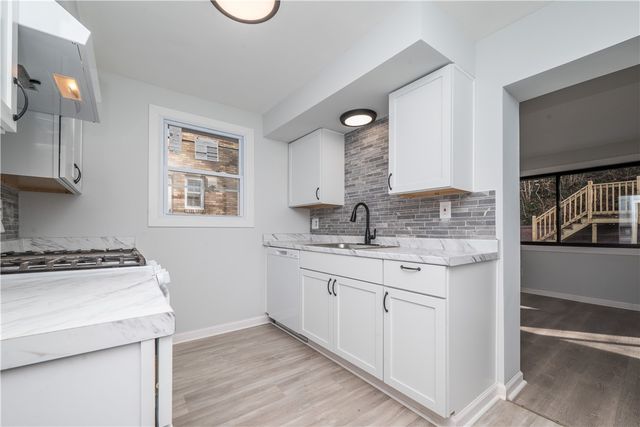 1139 Cedar, Mt Lebanon, PA 15228