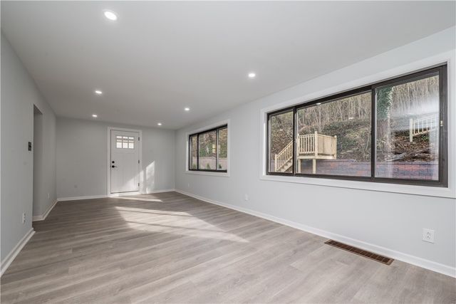 1139 Cedar, Mt Lebanon, PA 15228