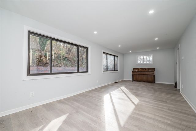 1139 Cedar, Mt Lebanon, PA 15228