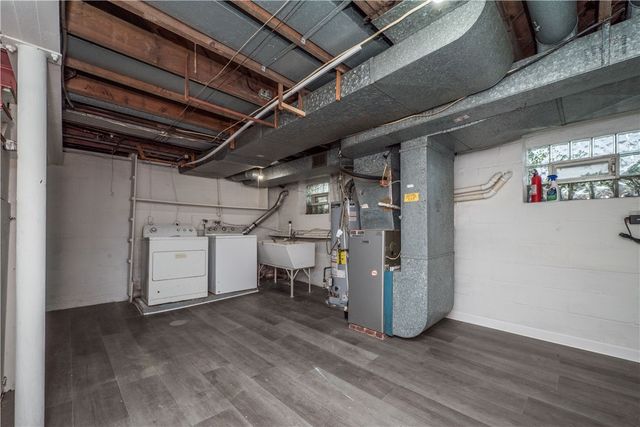 1139 Cedar, Mt Lebanon, PA 15228