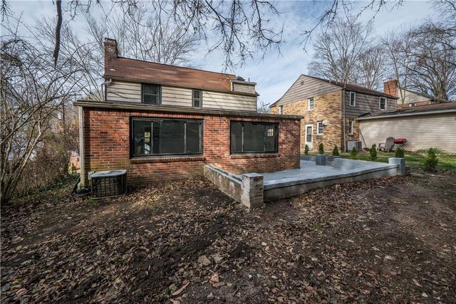 1139 Cedar, Mt Lebanon, PA 15228