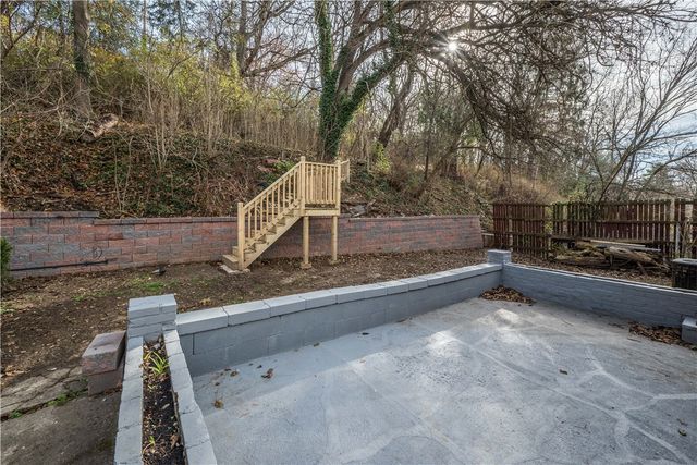 1139 Cedar, Mt Lebanon, PA 15228