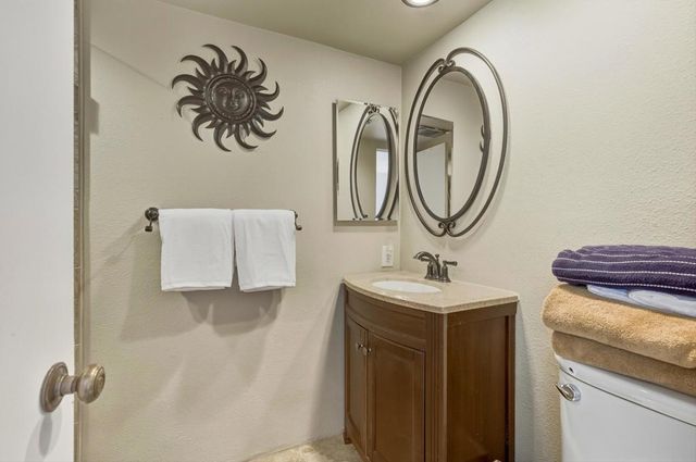 105 Racquet Club Drive S, Rancho Mirage, CA 92270