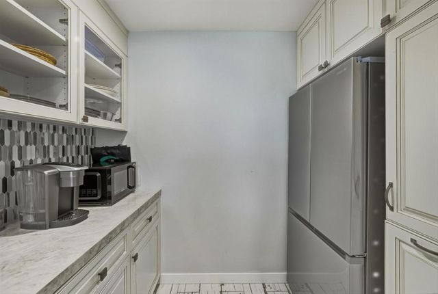 105 Racquet Club Drive S, Rancho Mirage, CA 92270