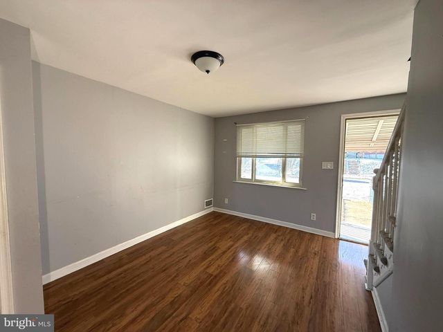 2039 GRINNALDS AVE, Baltimore, MD 21230