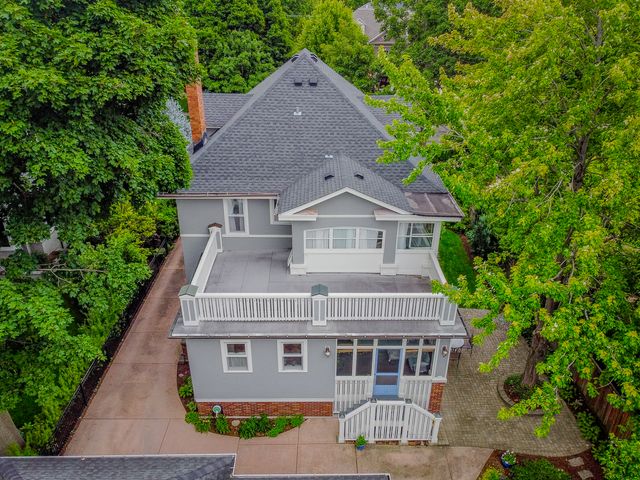 310 S Waiola Avenue, La Grange, IL 60525