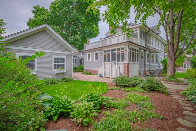 310 S Waiola Avenue, La Grange, IL 60525