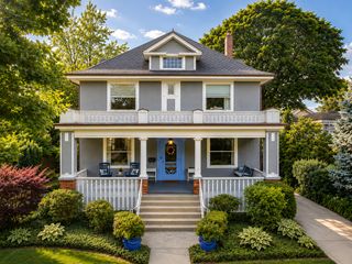 310 S Waiola Avenue, La Grange, IL 60525