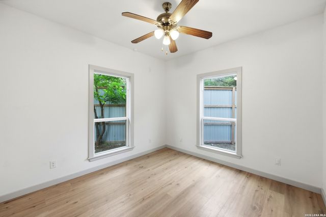 833 CANYON OAKS DR, Canyon Lake, TX 78133