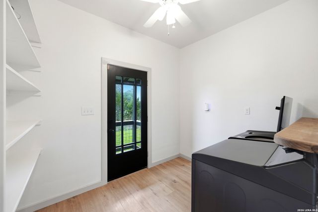 833 CANYON OAKS DR, Canyon Lake, TX 78133