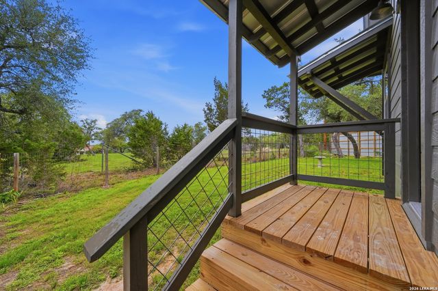 833 CANYON OAKS DR, Canyon Lake, TX 78133