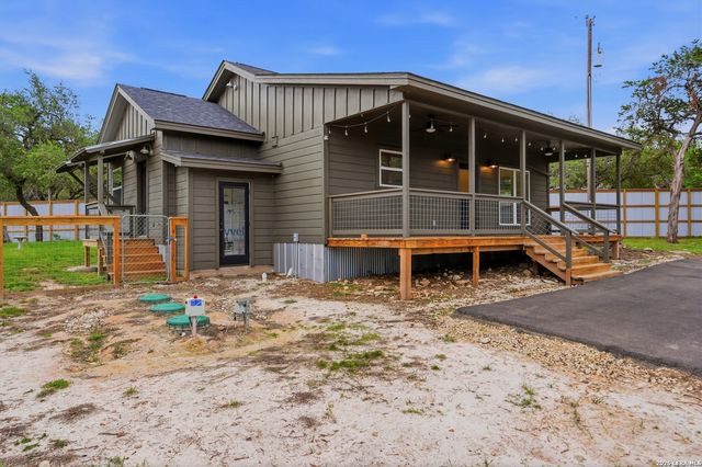 833 CANYON OAKS DR, Canyon Lake, TX 78133