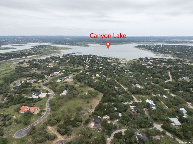833 CANYON OAKS DR, Canyon Lake, TX 78133