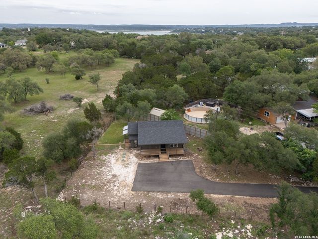 833 CANYON OAKS DR, Canyon Lake, TX 78133
