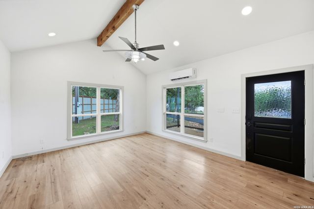 833 CANYON OAKS DR, Canyon Lake, TX 78133