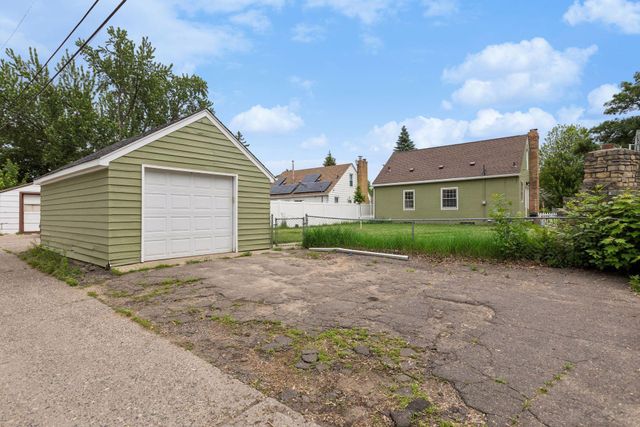 4535 Vincent Avenue N, Minneapolis, MN 55412