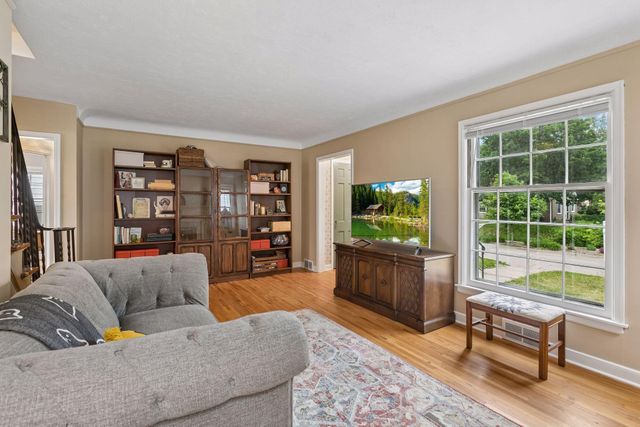 4535 Vincent Avenue N, Minneapolis, MN 55412