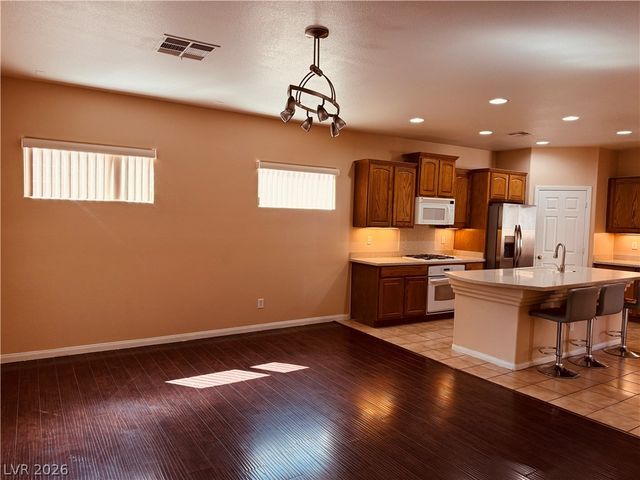 10491 MINERS GULCH Avenue, Las Vegas, NV 89135