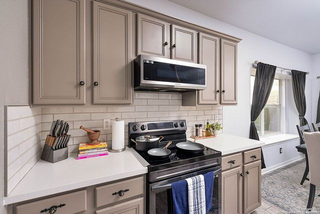 8318 Braun Walk, San Antonio, TX 78250