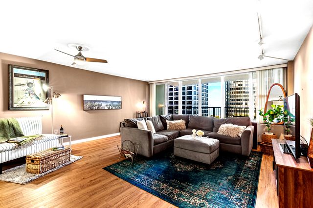400 E Randolph Street 1223, Chicago, IL 60601