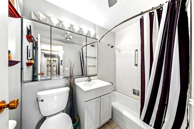 400 E Randolph Street 1223, Chicago, IL 60601