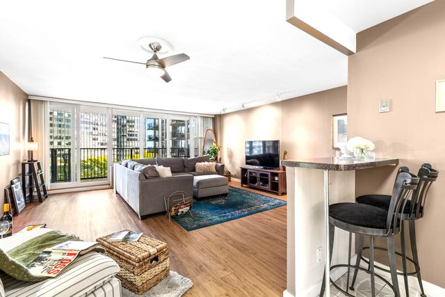 400 E Randolph Street 1223, Chicago, IL 60601